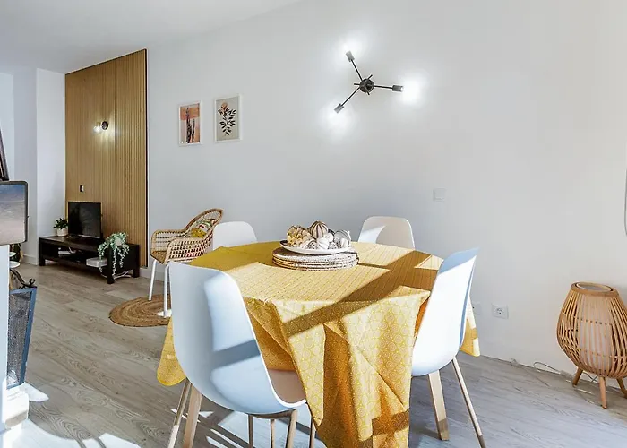 Sunny Duplex W/ Pool & Balcony By Lovelystay * كارفويرو