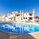 Apartman Sunny Duplex W/ Pool & Balcony By Lovelystay *