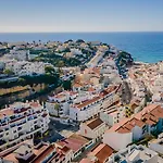 Apartman Sunny Duplex W/ Pool & Balcony By Lovelystay *